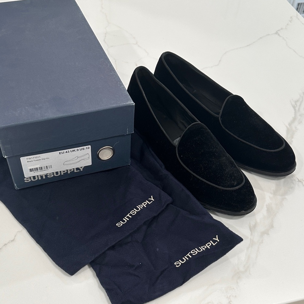Suitsupply Elegant Black Velvet Loafers